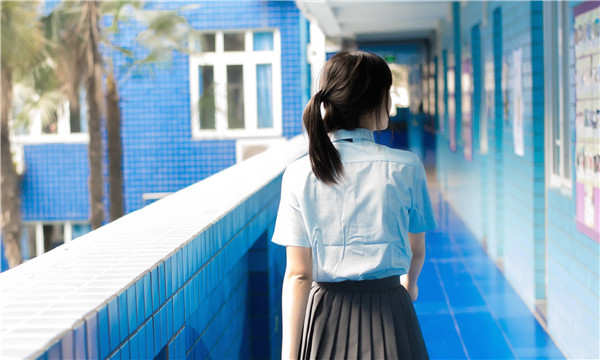 丹寨如何找到一个可以帮助我生孩子的女人？